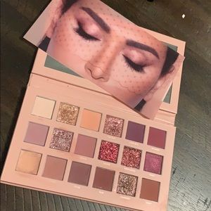 Huda Beauty Nude Palette